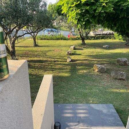 Pretty Little Thing Called Biska Πούλα Εξωτερικό φωτογραφία